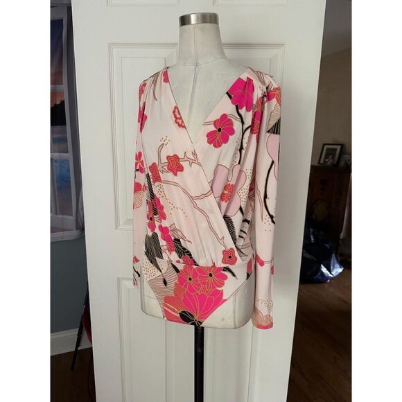 Express long sleeve pink floral bodysuit XS - Picture 1 of 4